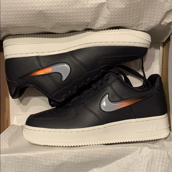 nike air max 1 black and red